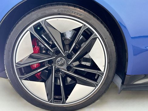 Used 2022 Audi RS e-tron GT w/ Year 1 Package image 29