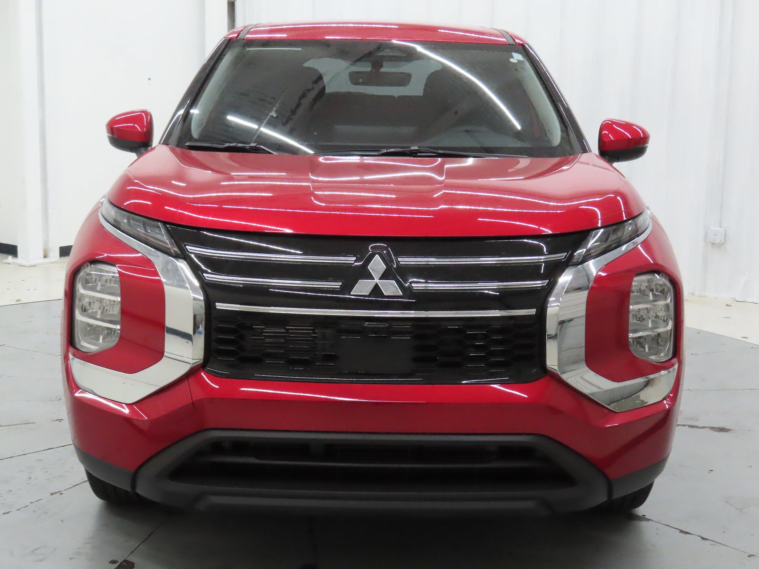 New 2026 Mitsubishi Outlander ES FWD image 9