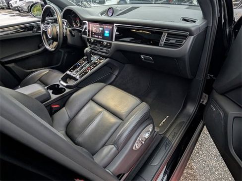 Used 2022 Porsche Macan image 12