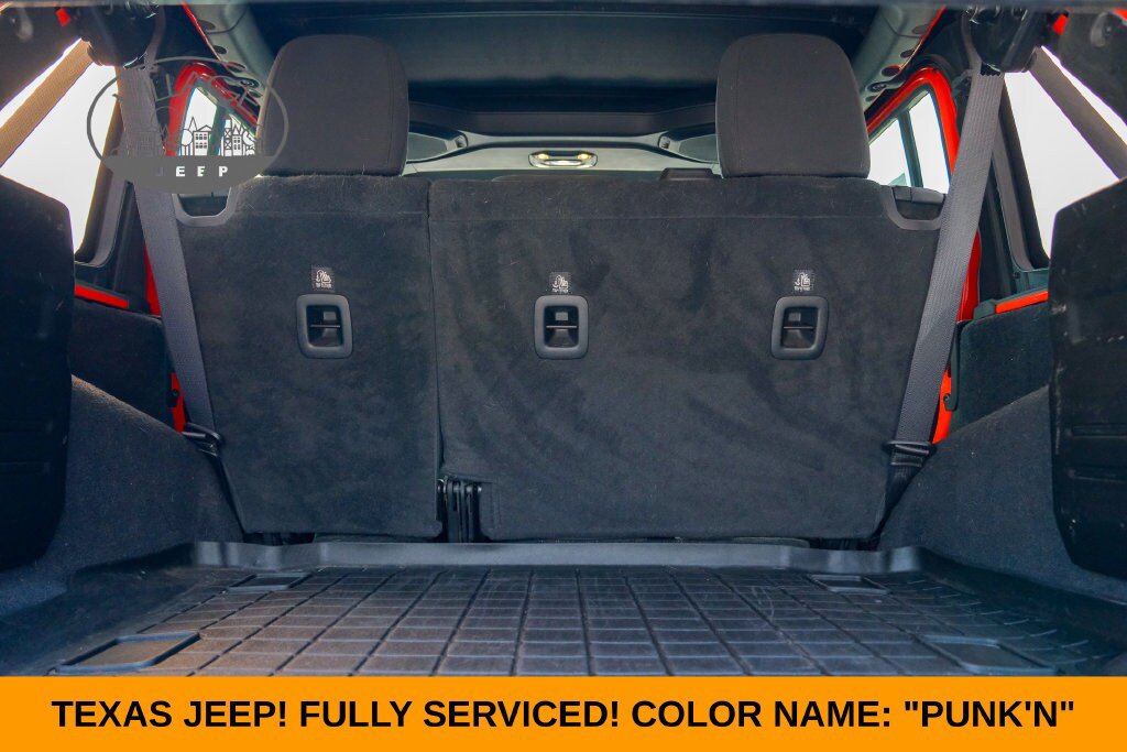 Used 2019 Jeep Wrangler Unlimited Sahara AWD/4WD image 7