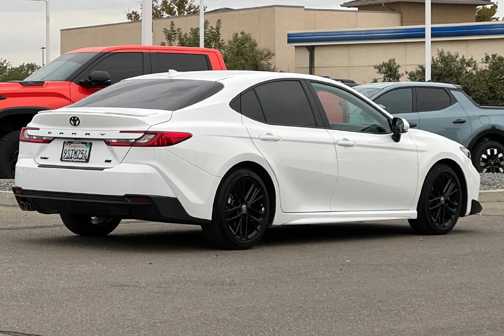 Certified 2025 Toyota Camry SE w/ Convenience Package FWD image 5
