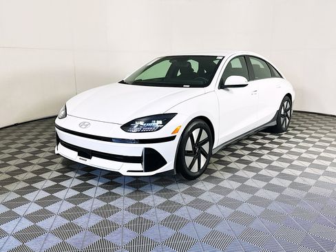 Used 2024 Hyundai Ioniq 6 SE RWD image 7