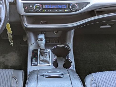 Used 2015 Toyota Highlander Plus image 23