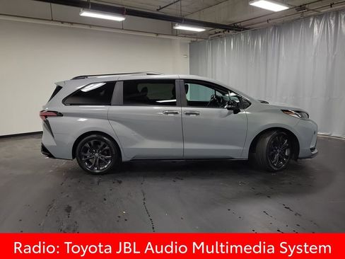 Used 2025 Toyota Sienna XSE image 9