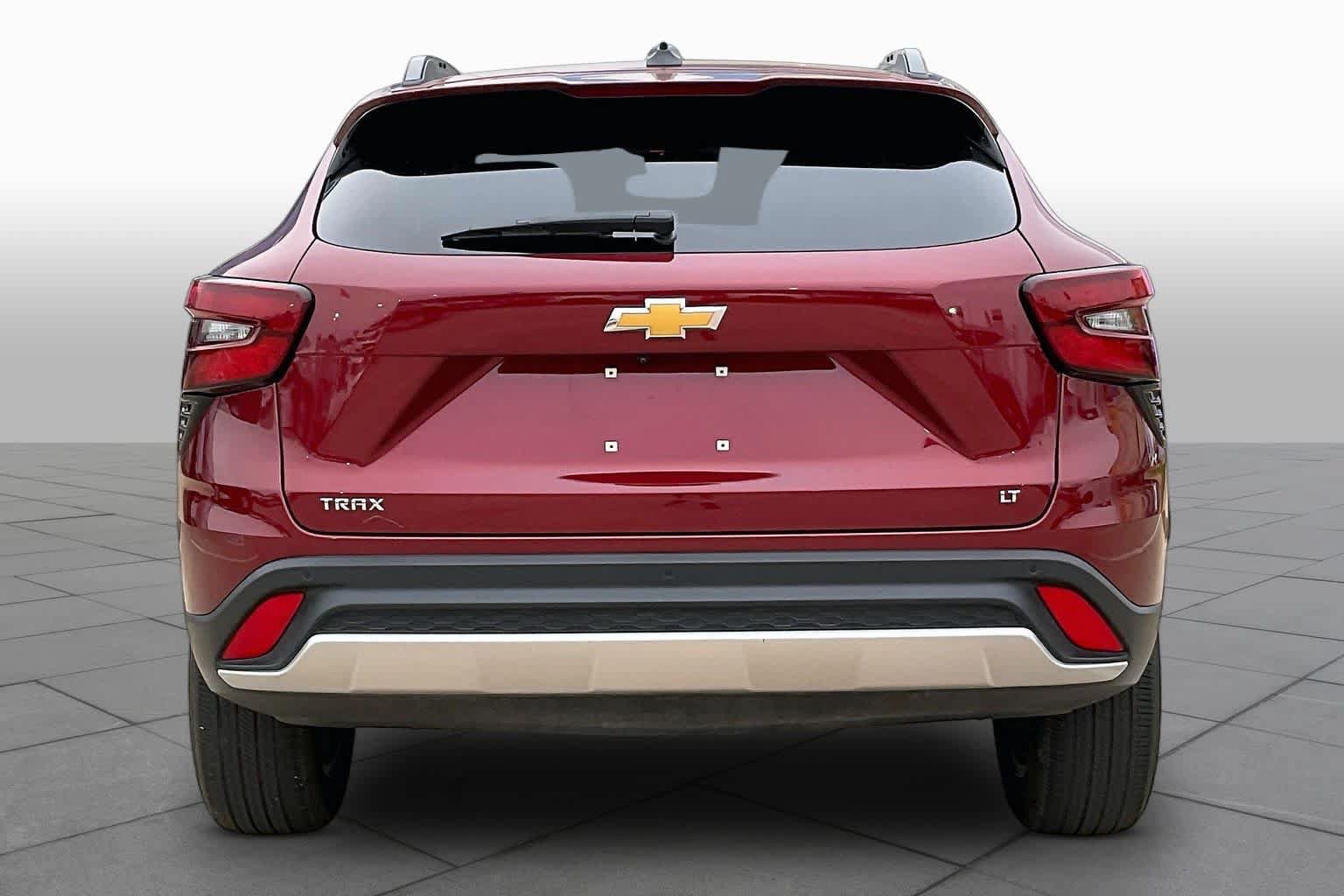 Used 2024 Chevrolet Trax LT w/ Driver Confidence Package FWD image 5
