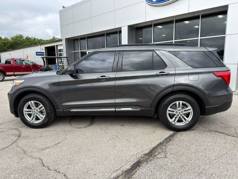 Used 2020 Ford Explorer XLT RWD image 4