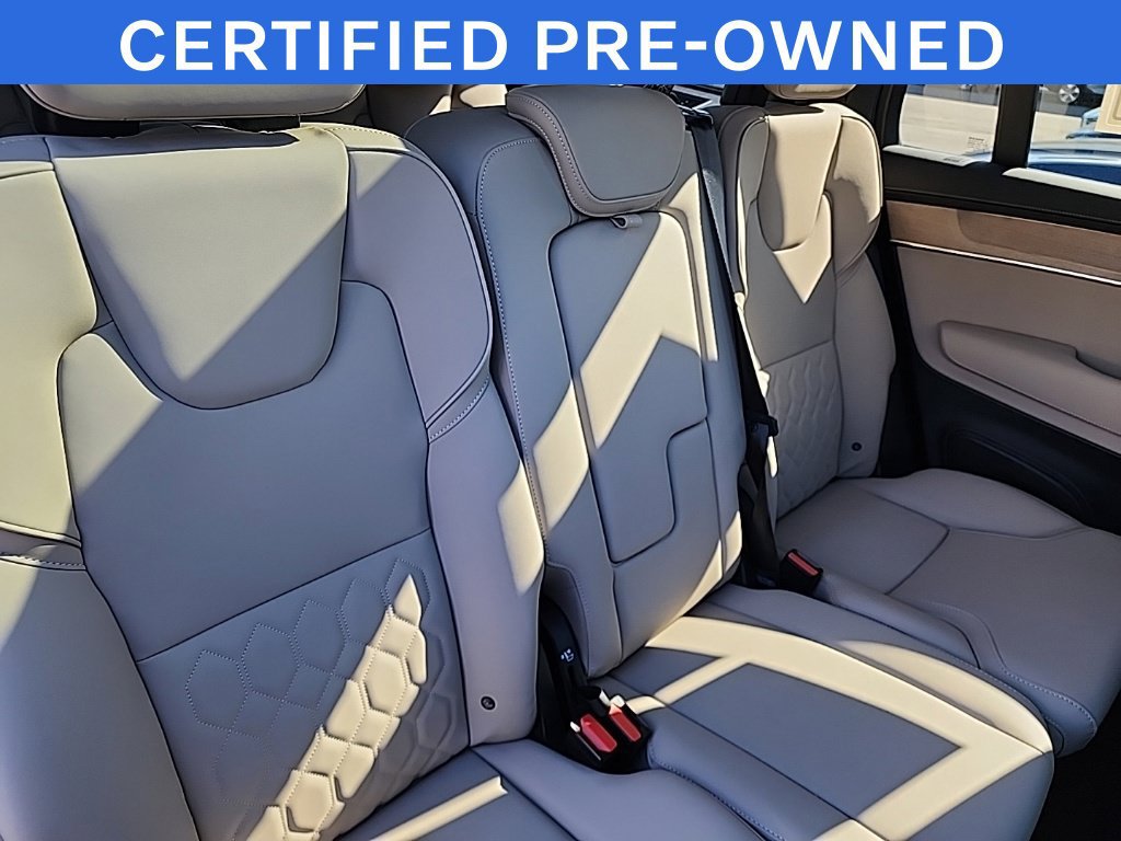 Used 2025 Volvo XC90 T8 Core AWD/4WD image 18