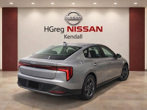 Used 2026 Kia K4 LXS image 2