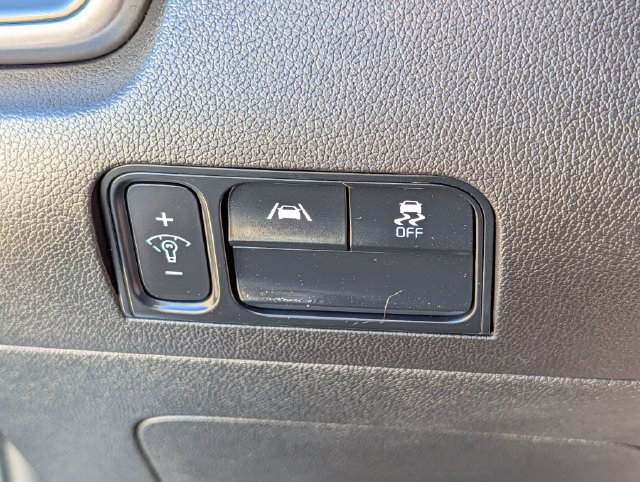 Used 2023 Kia Sorento LX FWD image 31
