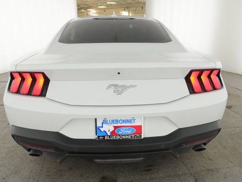 Used 2024 Ford Mustang Coupe RWD image 4