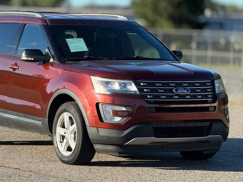 Used 2016 Ford Explorer XLT w/ Equipment Group 201A AWD/4WD image 15