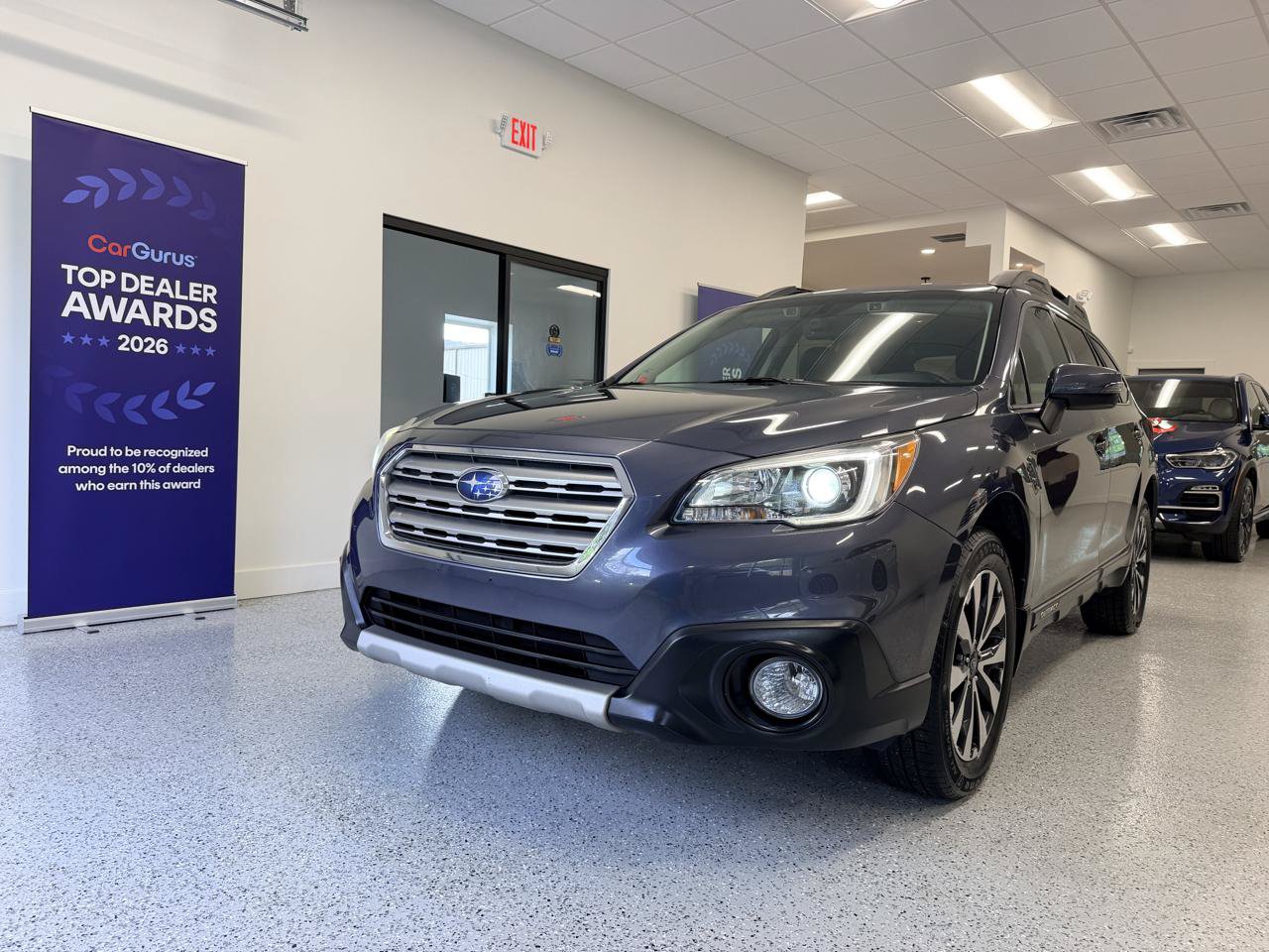 Used 2017 Subaru Outback 2.5i Limited AWD/4WD image 3
