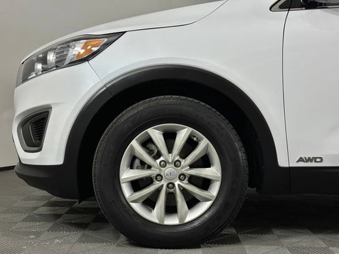 Used 2016 Kia Sorento AWD image 8