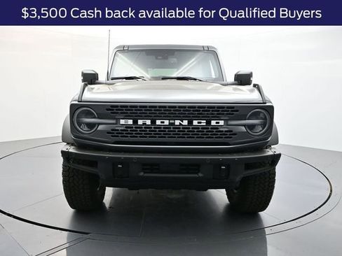 New 2025 Ford Bronco Badlands image 2