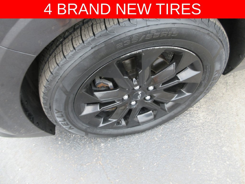 Used 2024 Kia Carnival SX Prestige FWD image 3
