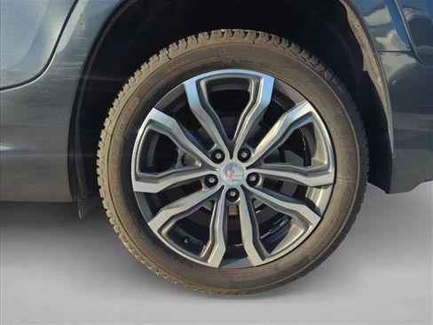 Used 2019 GMC Terrain Denali w/ Advanced Safety Package AWD/4WD image 6