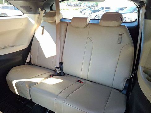 Certified 2021 Toyota Sienna XLE w/ XLE Plus Package AWD/4WD image 11