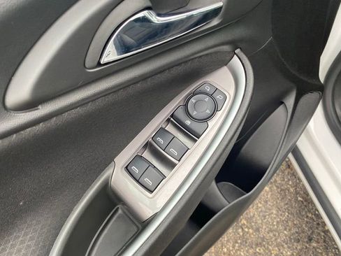 Used 2024 Chevrolet Malibu LT image 17