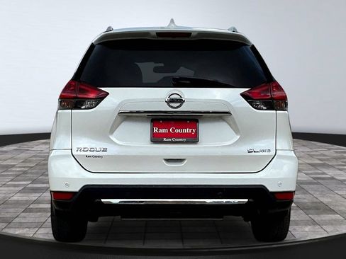 Used 2020 Nissan Rogue SL w/ Premium Package AWD/4WD image 6