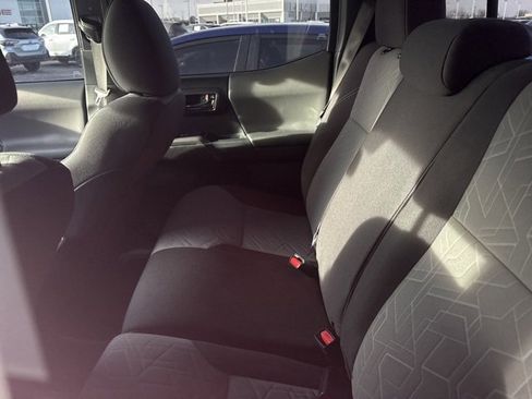 Used 2023 Toyota Tacoma TRD Off-Road image 9