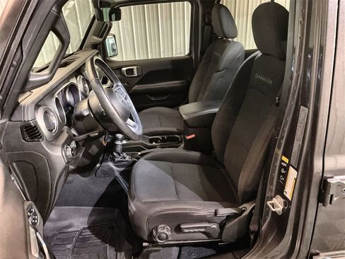 Used 2022 Jeep Wrangler Unlimited Sahara w/ Cold Weather Group image 18