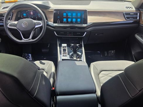 Certified 2026 Volkswagen Atlas SE w/ Panoramic Sunroof Package FWD image 12