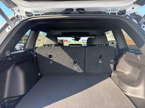 New 2025 Jeep Grand Cherokee Altitude image 11