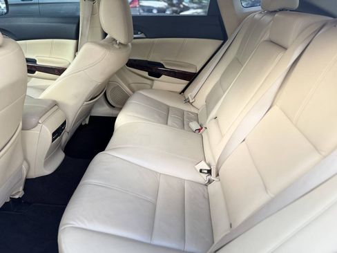 Used 2010 Honda Crosstour EX-L image 21