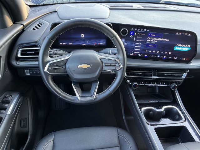 Used 2025 Chevrolet Traverse LT AWD/4WD image 12
