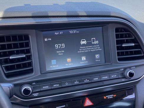 Used 2020 Hyundai Elantra Value Edition w/ Winter Weather Package FWD image 21