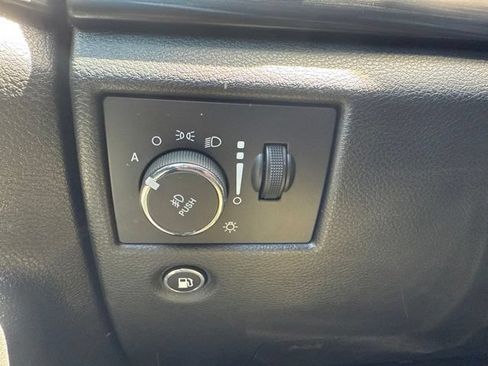 Used 2022 Jeep Grand Cherokee Laredo E RWD image 12
