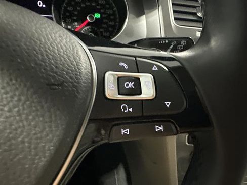 Used 2017 Volkswagen Golf SE image 33