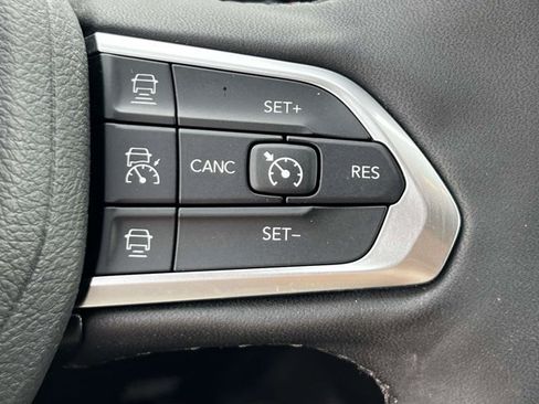 Used 2023 Jeep Compass Limited AWD/4WD image 21
