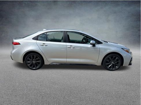 Used 2025 Toyota Corolla SE FWD image 11