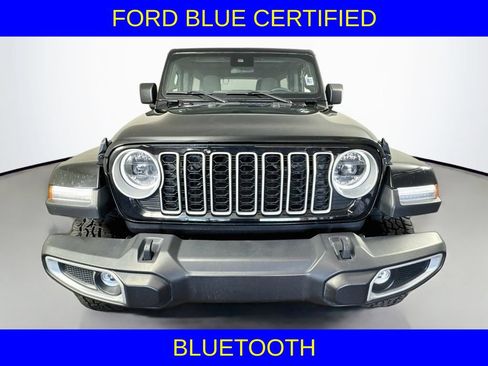 Used 2025 Jeep Wrangler Unlimited Sahara AWD/4WD image 3