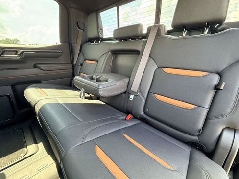 Used 2024 GMC Sierra 1500 AT4 w/ Technology Package AWD/4WD image 37