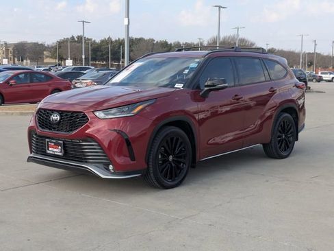 Used 2023 Toyota Highlander XSE image 10