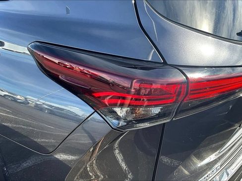 Used 2024 Toyota Highlander XSE AWD/4WD image 20