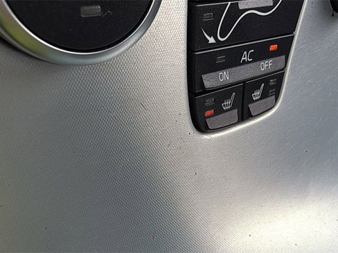 Used 2011 Volvo C70 T5 image 14