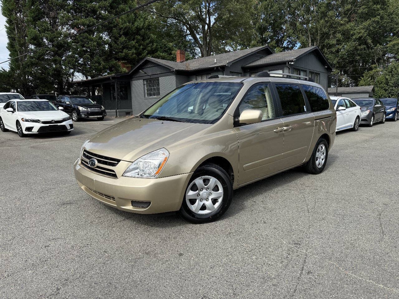 Used 2007 Kia Sedona LX FWD image 1