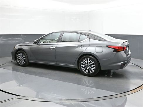 Certified 2023 Nissan Altima 2.5 SV image 5