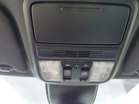 Used 2024 Honda Odyssey Sport image 35