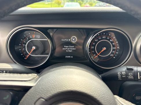 Used 2021 Jeep Wrangler Unlimited Sport AWD/4WD image 25