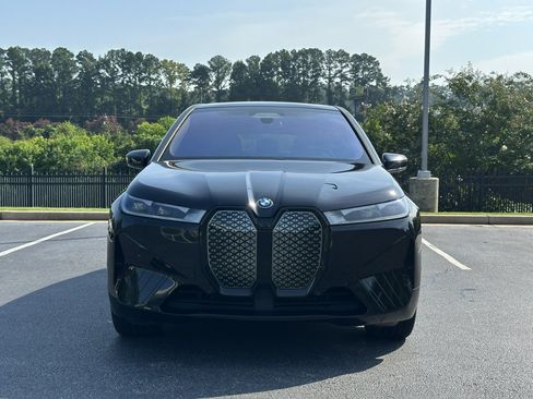 Used 2024 BMW iX xDrive50 w/ Sport Package AWD/4WD image 16
