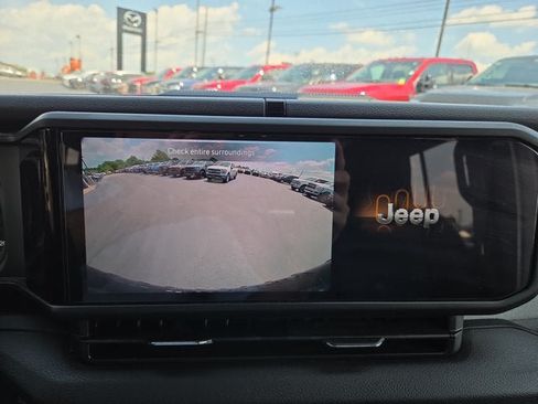 Used 2024 Jeep Wrangler Unlimited Sport AWD/4WD image 19