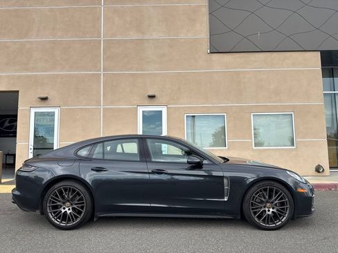 Used 2023 Porsche Panamera RWD image 2