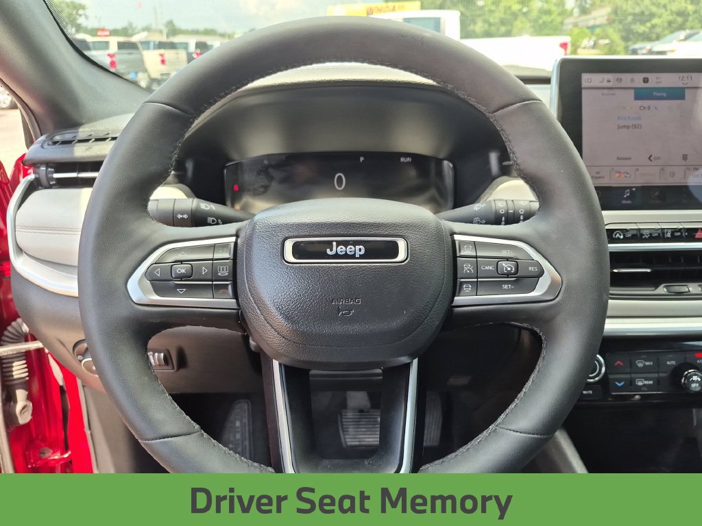 Used 2025 Jeep Compass Limited w/ Elite Group AWD/4WD image 15