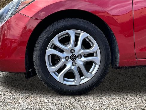 Used 2017 Toyota Yaris iA image 8