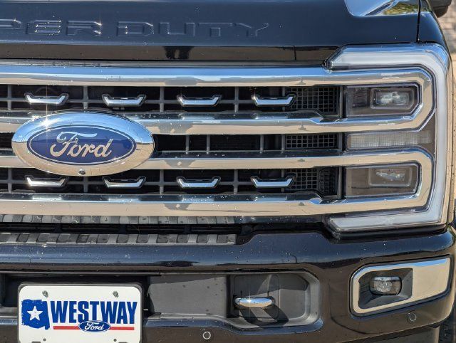 Used 2023 Ford F250 Platinum AWD/4WD image 8