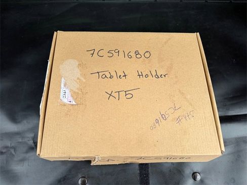 Used 2017 Cadillac XT5 Platinum image 36